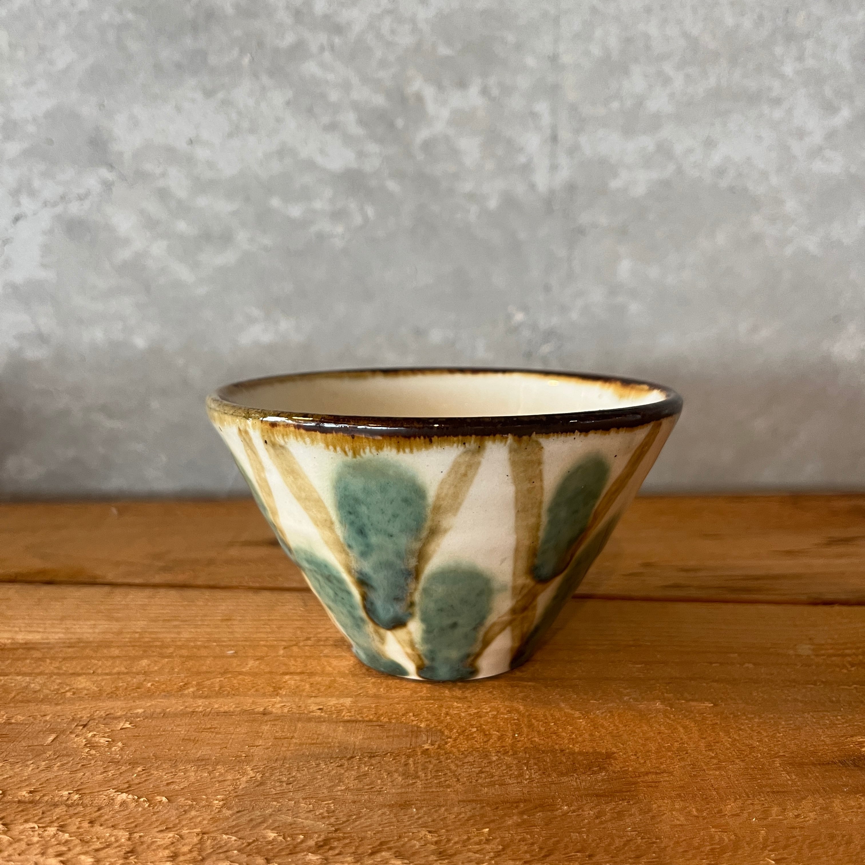 小代本谷ちひろ窯 三彩 V碗