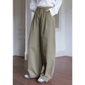 wide silhouette cargo pants