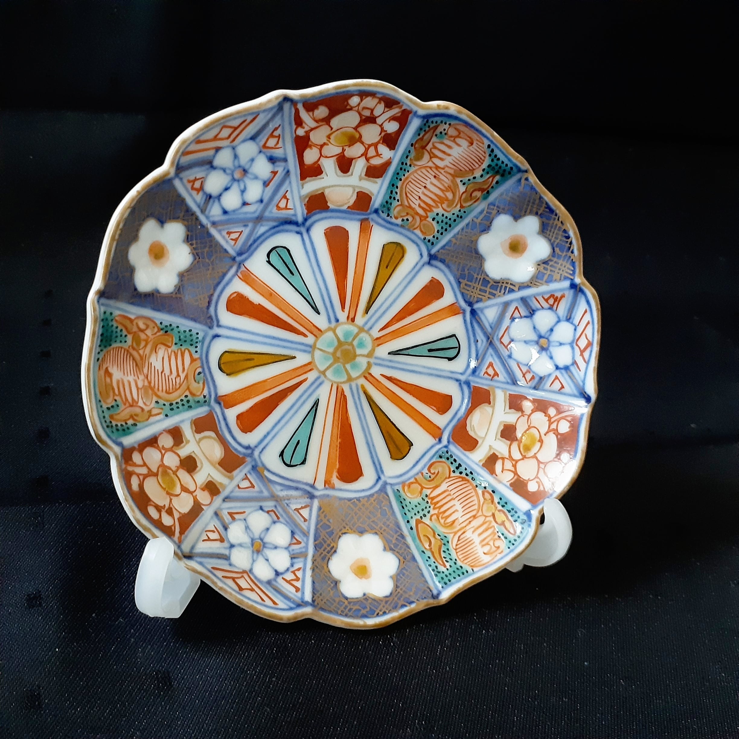 伊万里 大聖寺 菊十二弁花文様 花尽くしの図錦手 輪花皿 | 歳時記 