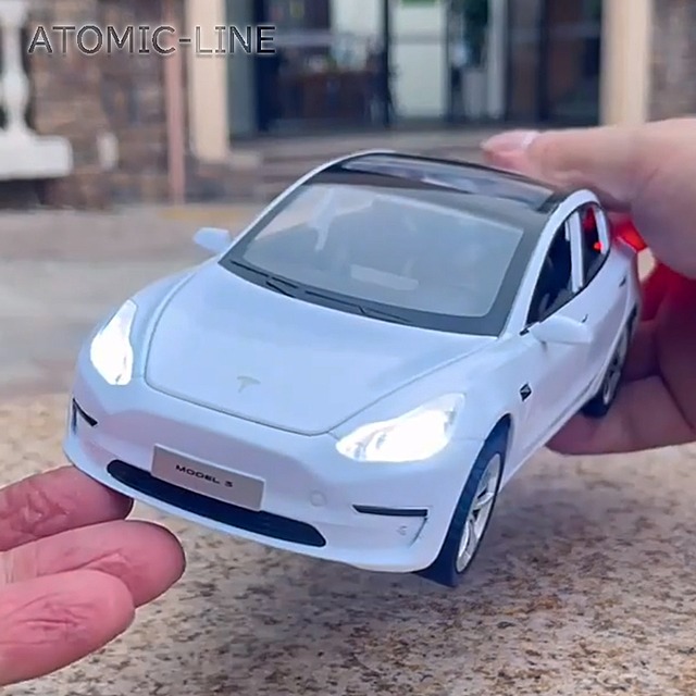 テスラ MODEL3 1/24 ミニカー 全3色 ライト点灯 エンジンサウンド 合金モデル 模型 ジオラマ