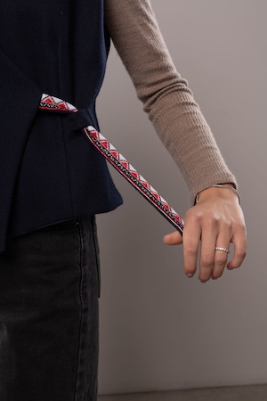 ウクライナ刺繍ヴィシヴァンカベスト　クロスステッチ手刺繍　ブラウス　ウール　レディース・フリーサイズ