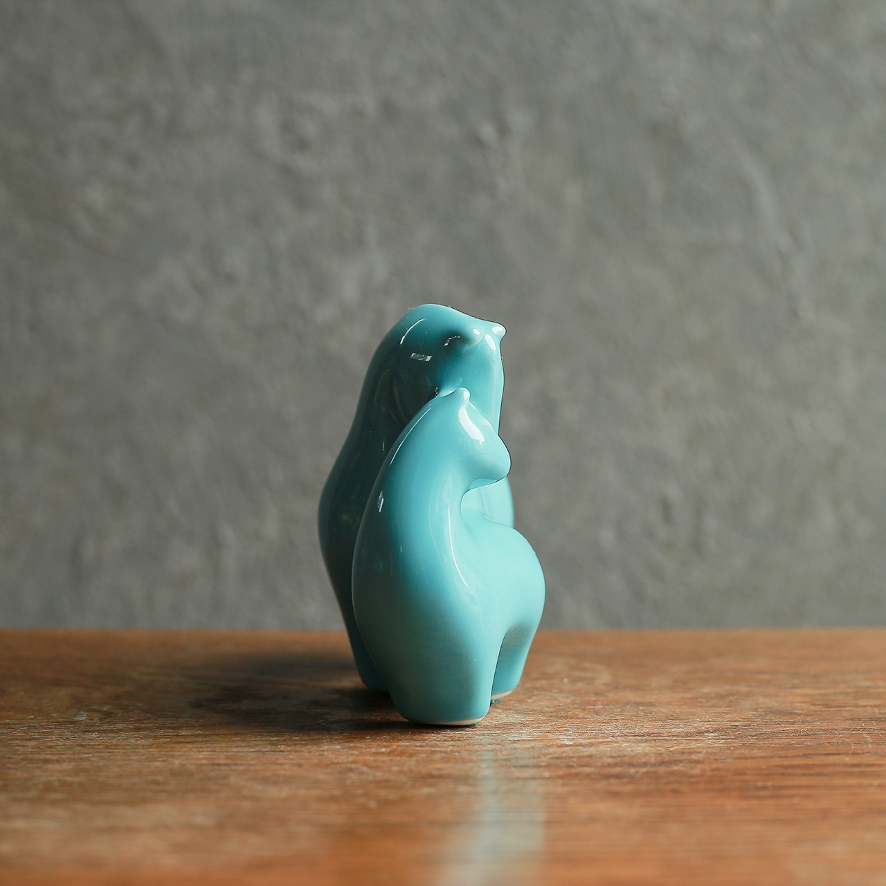 グリーンが美しい、幸せな親子の馬 2