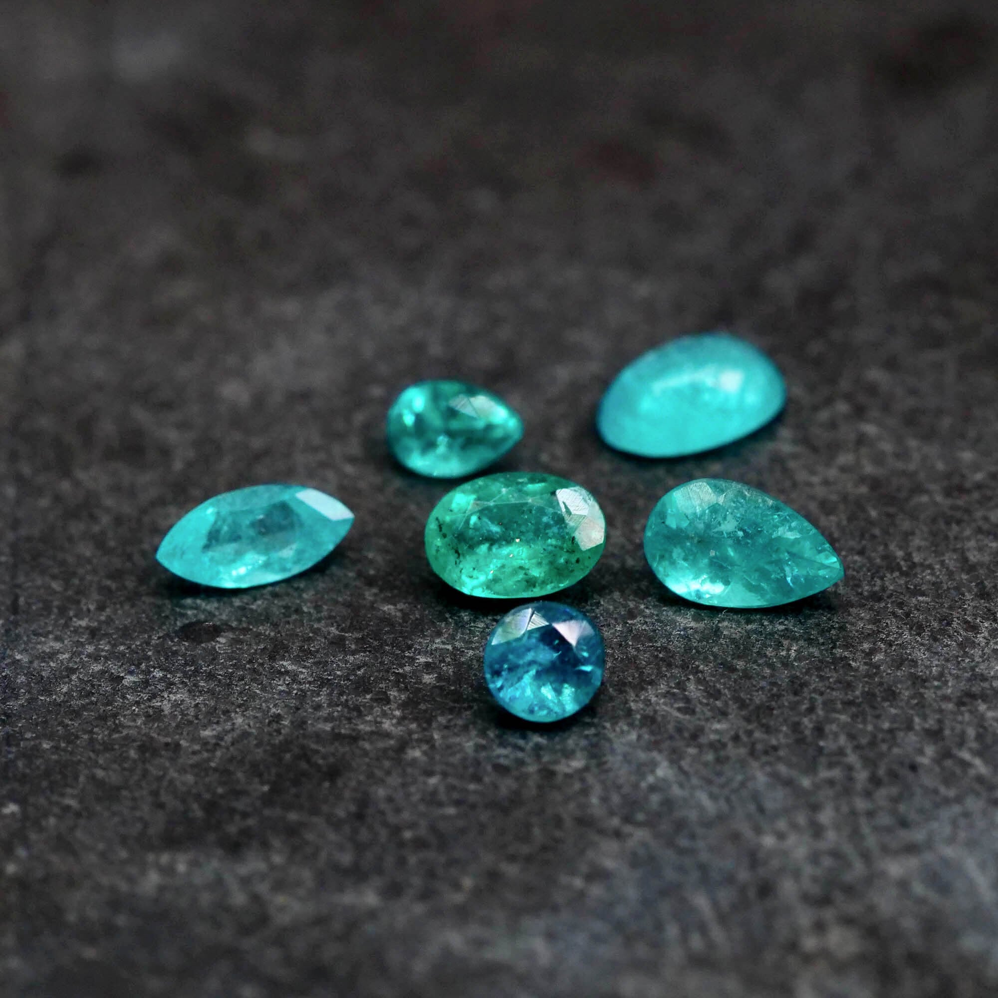 パライバトルマリン　約0.8ct パライバトルマリン ブラジル産 0.08ct ラウンドカット 2.7mm×2.6mm