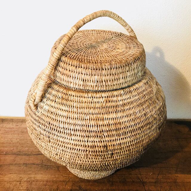 独特の造形美。つぼ型のラタンのカゴ | 四畳半商店 Online-shop