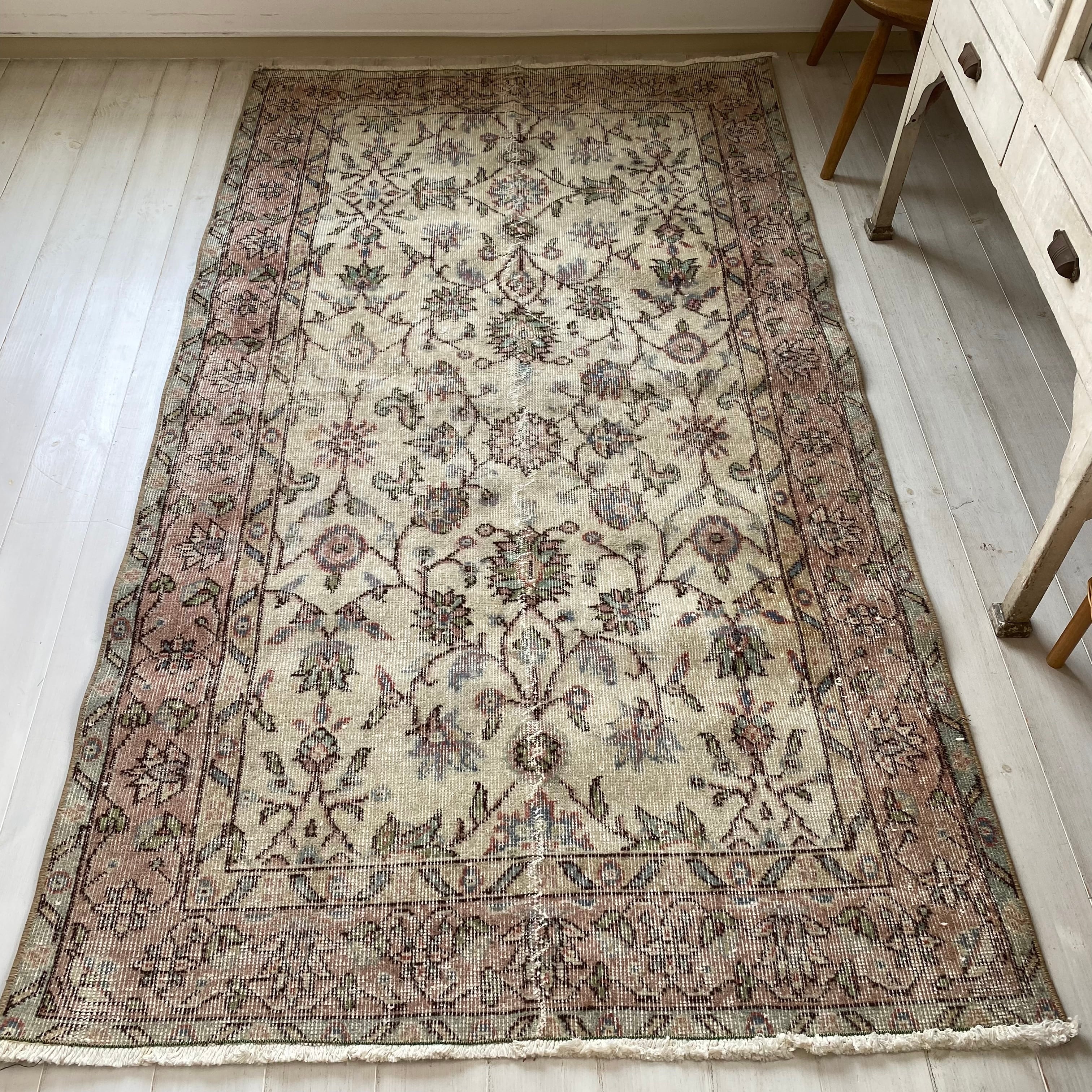 vintage turkish rug, 066 fave