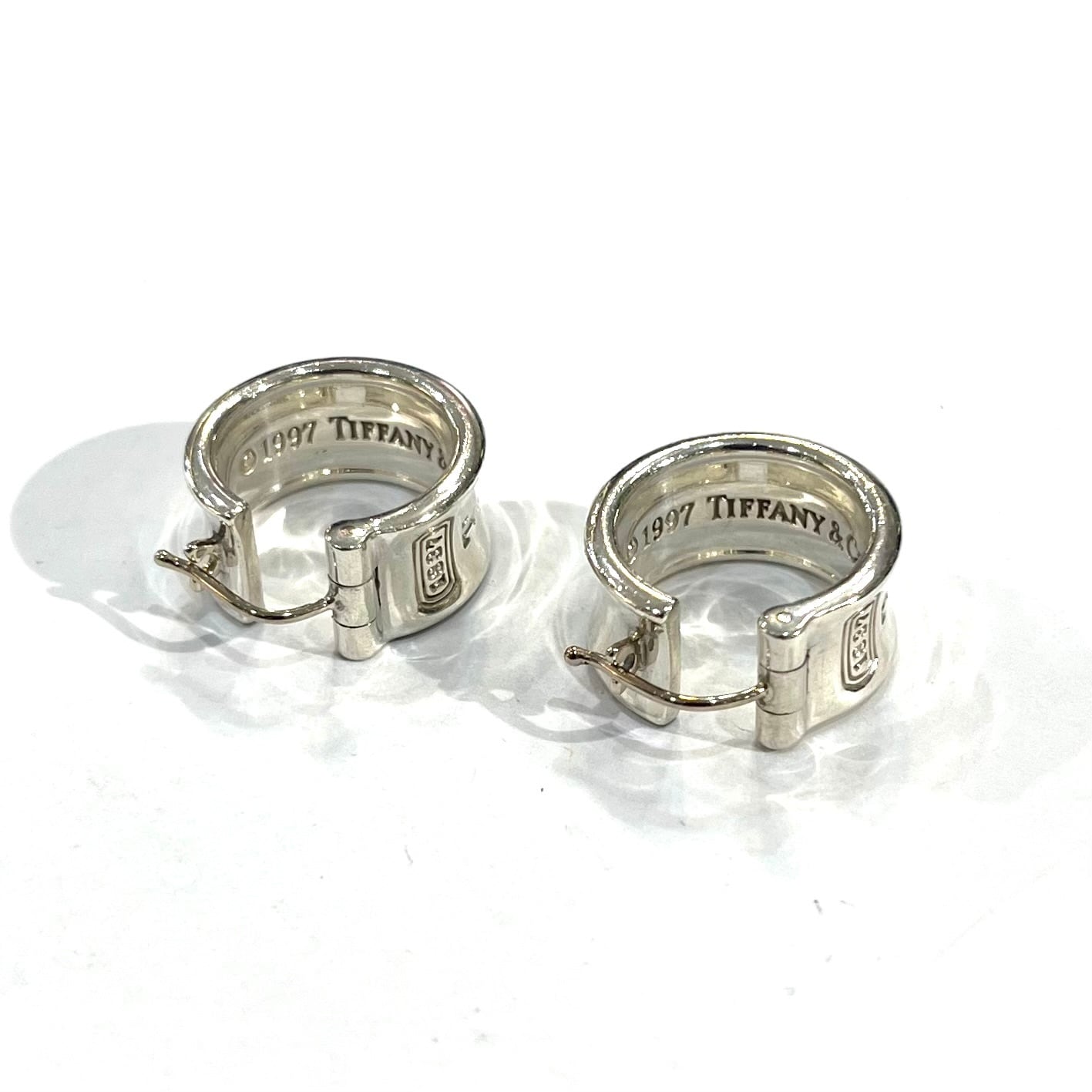 希少【TIFFANY&CO.】【ピアス】2635 T&CO SV925／1997刻印／重厚感ある