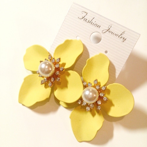 再再再再再入荷★パール＆ビジューのお花ピアス イエロー