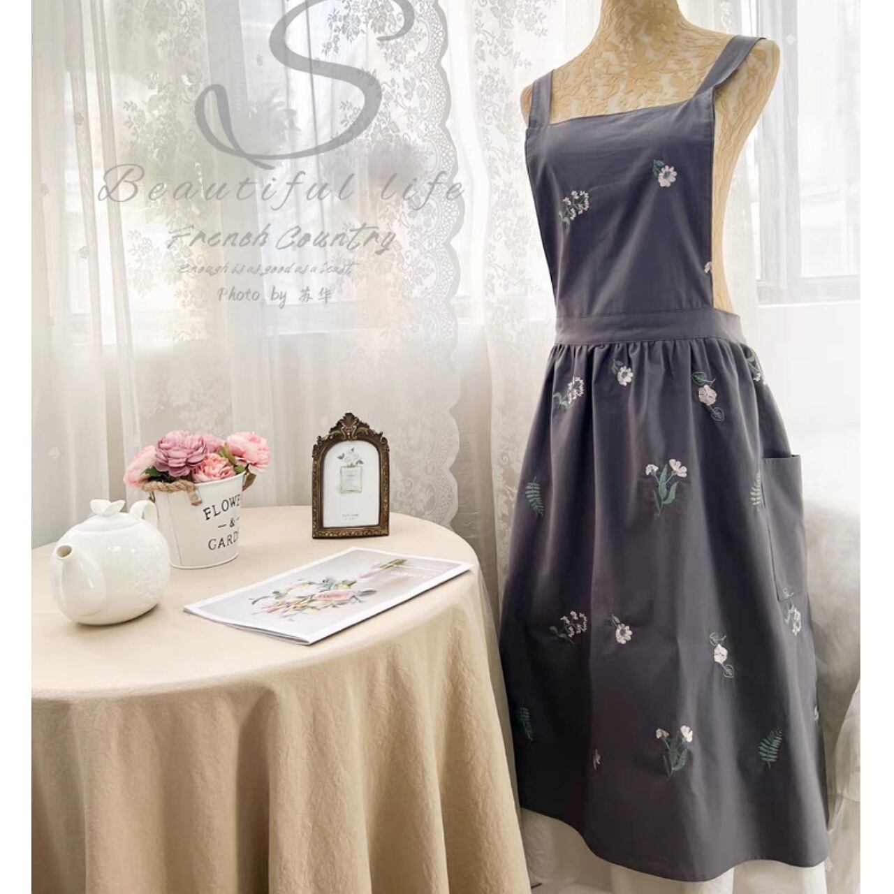【ワンサイズ】フラワー刺繍 ワンピースエプロン