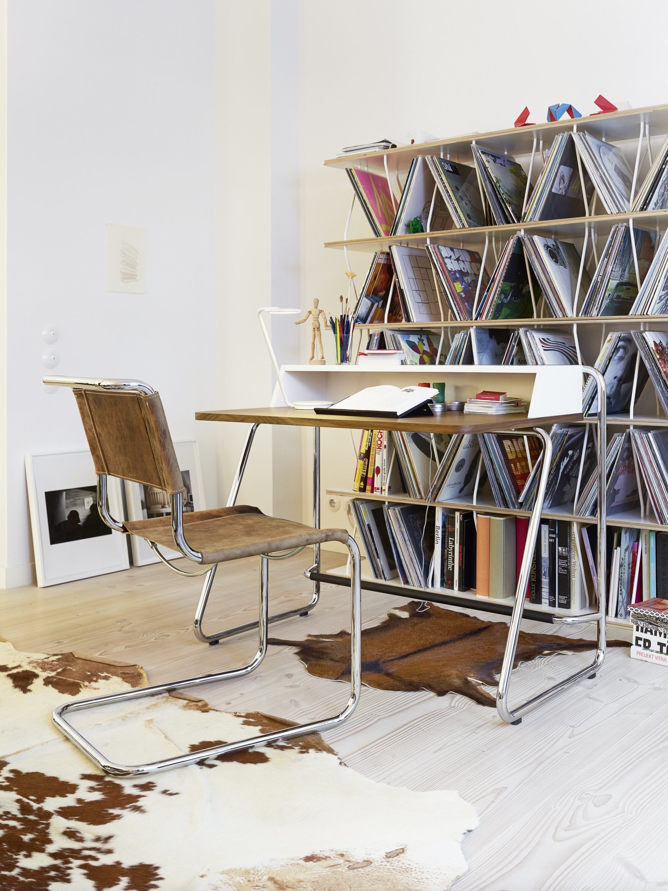 S33 BAUHAUS Brown｜THONET | FLACE online store｜ドイツのトップ家具