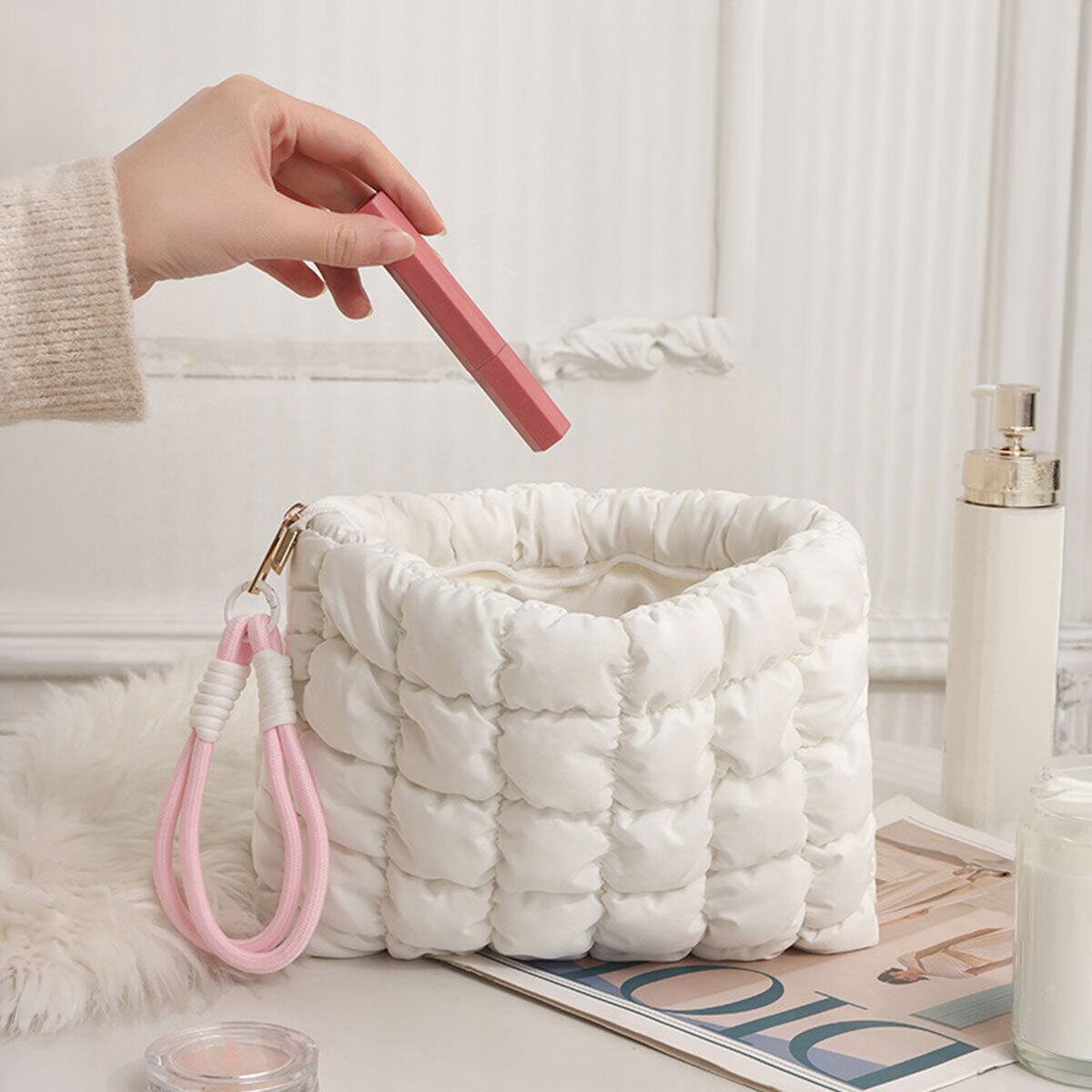 コスメポーチ トラベル バッグ レディース 韓国 化粧ポーチ おしゃれ 大人 かわいい きれいめ キルティング風 小物入れ 持ち運び 手提げ 旅行 出張 通勤 通学 大人可愛い 大人女子