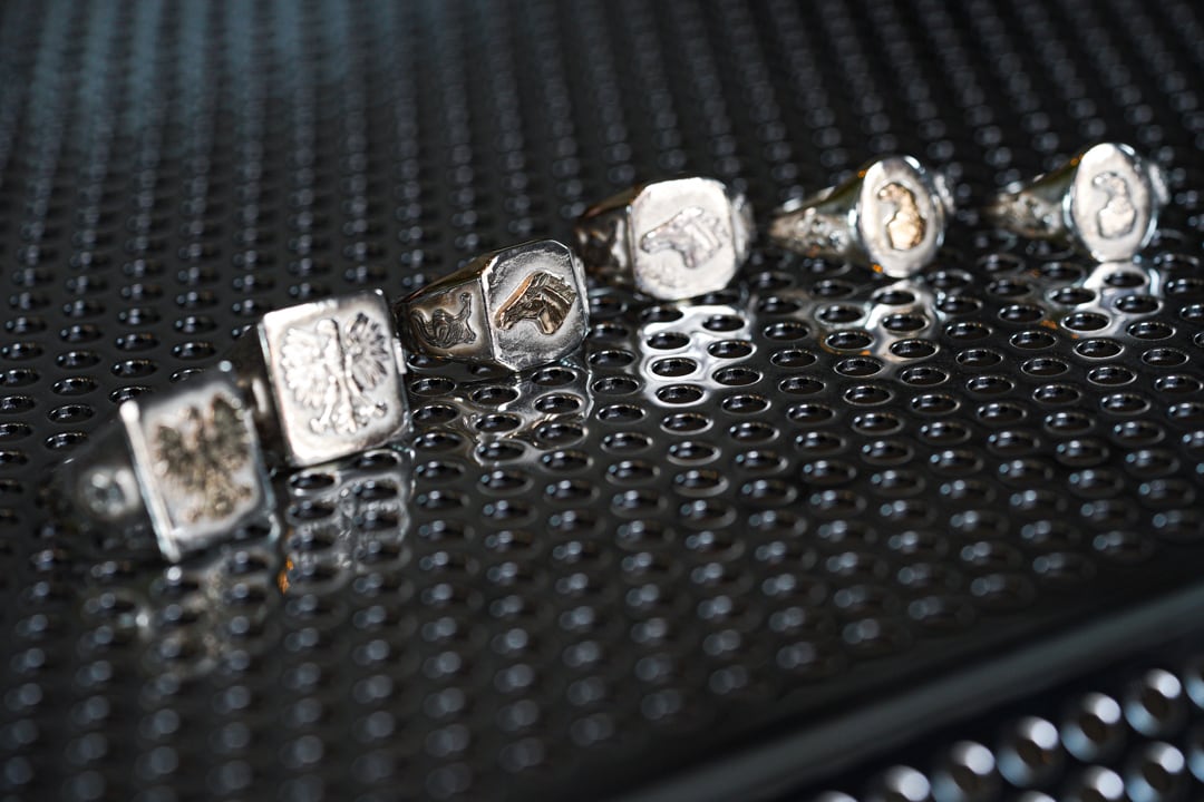 R-091 Square signet ring horsetail (K10 hose) | WAKAN SILVER SMITH