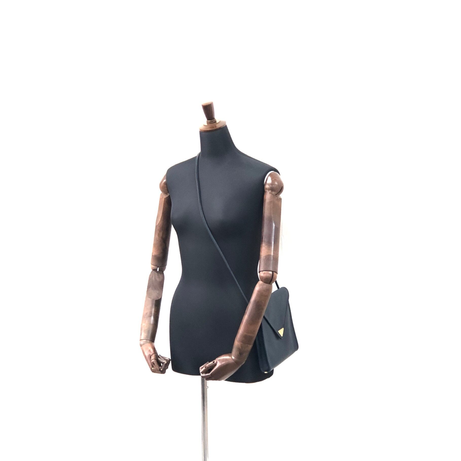 Yves Saint Laurent イヴ・サンローラン YSLロゴ レザー ショルダー