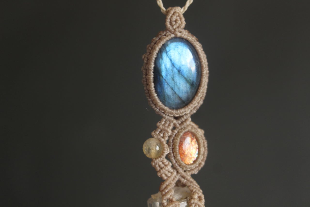 Himalayan crystal & Labradorite & Sunstone micro macrame pendant