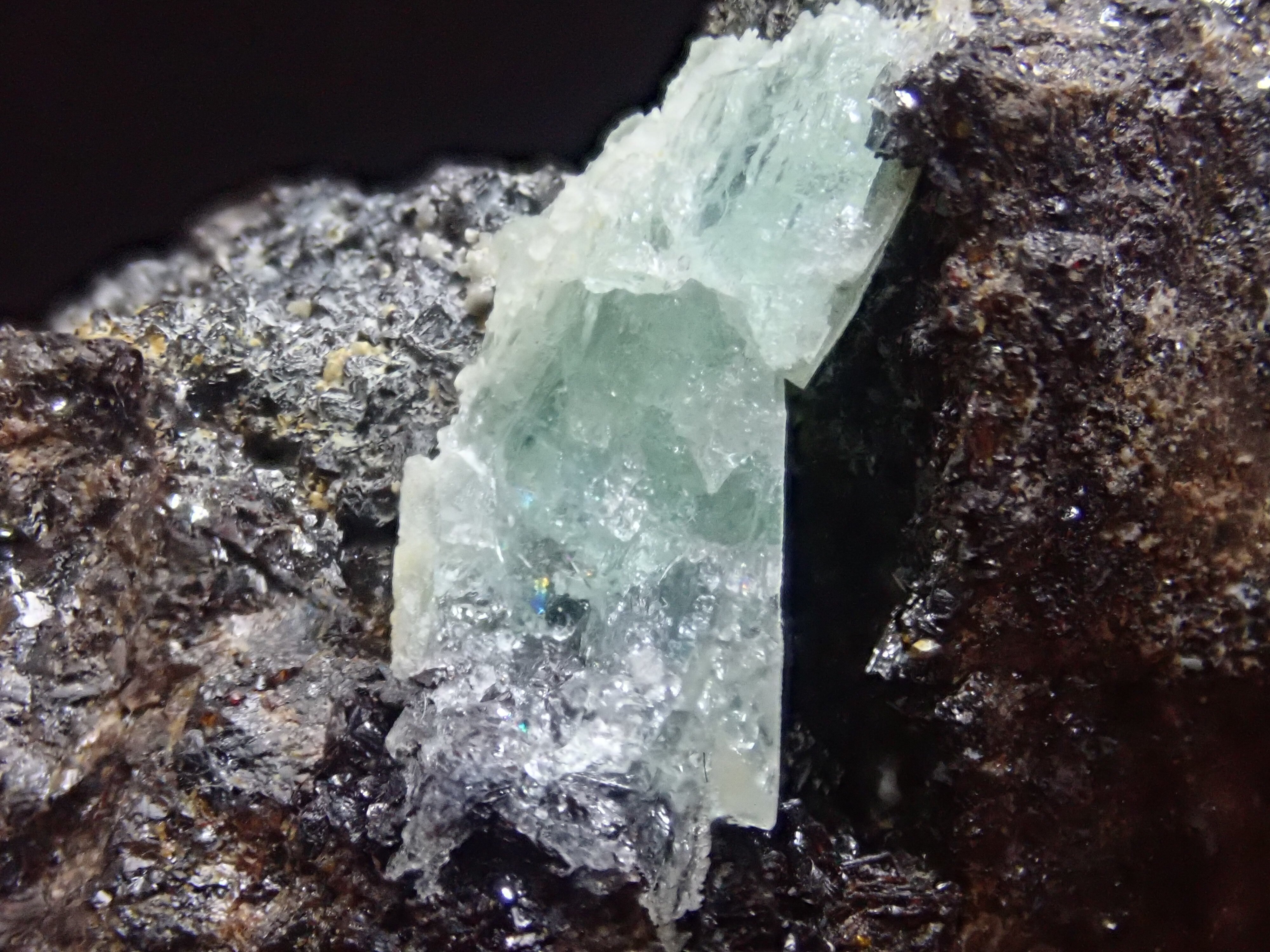 サフィリン　母岩付き 希少宝石 鉱物標本 希少な母岩付き】フォスフォフィライト 燐葉石 原石 標本 | 石処たっちゃん