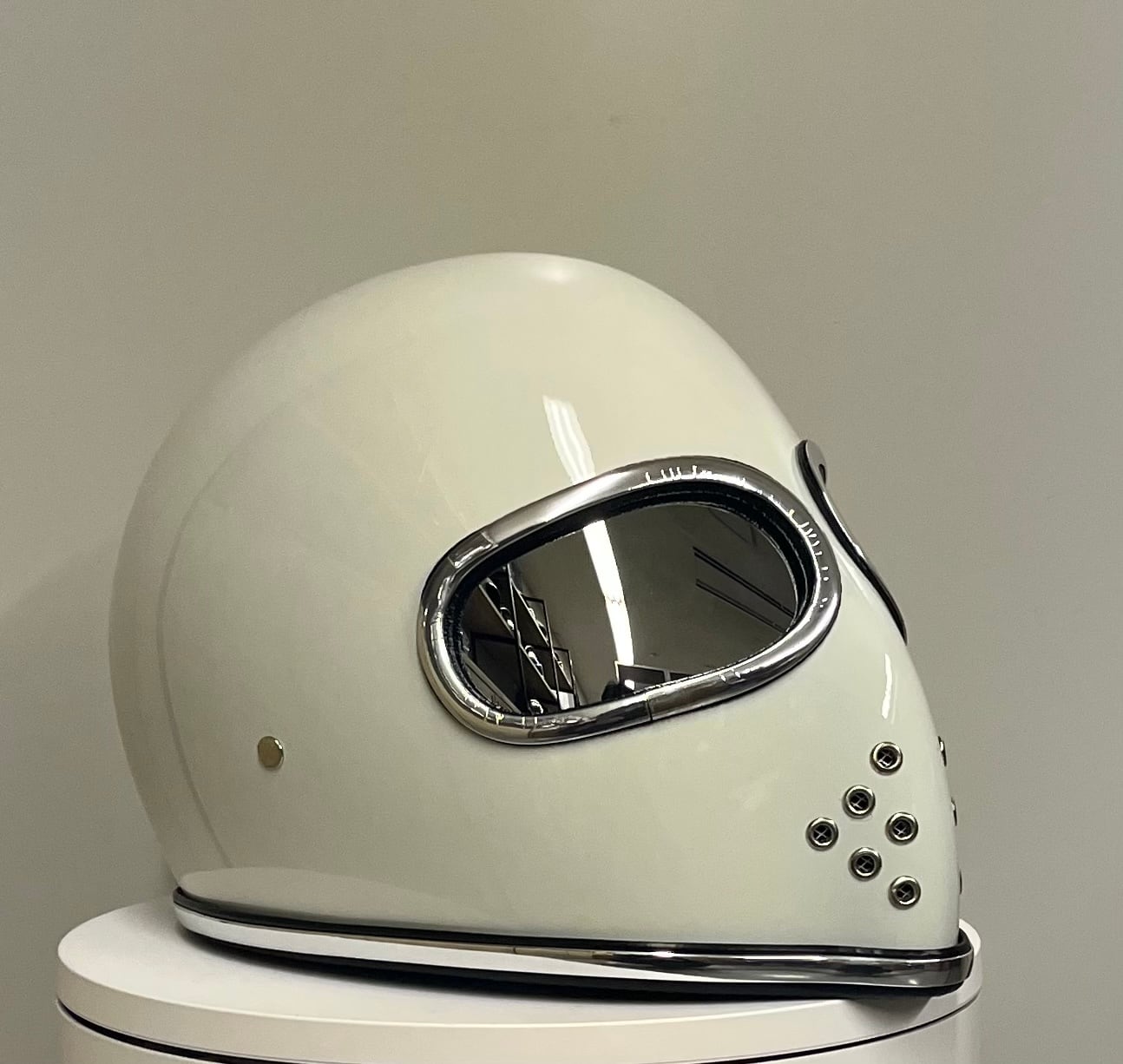 Chill Helmet ホワイト ジャーマンヘルメット Chill Helmet ホワイト ジャーマンヘルメット