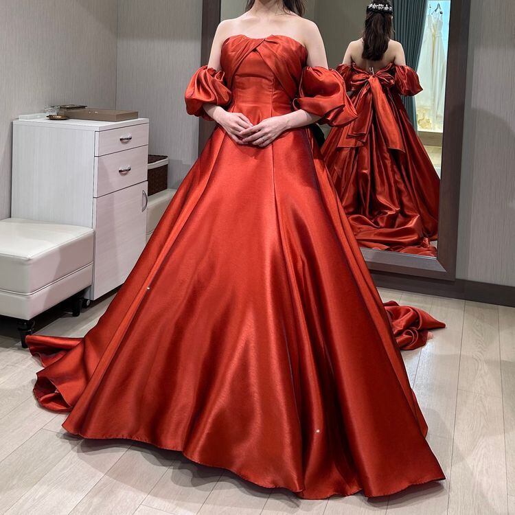 ウェディングドレス テラコッタ色 ふっくら柔らかなバックリボン  