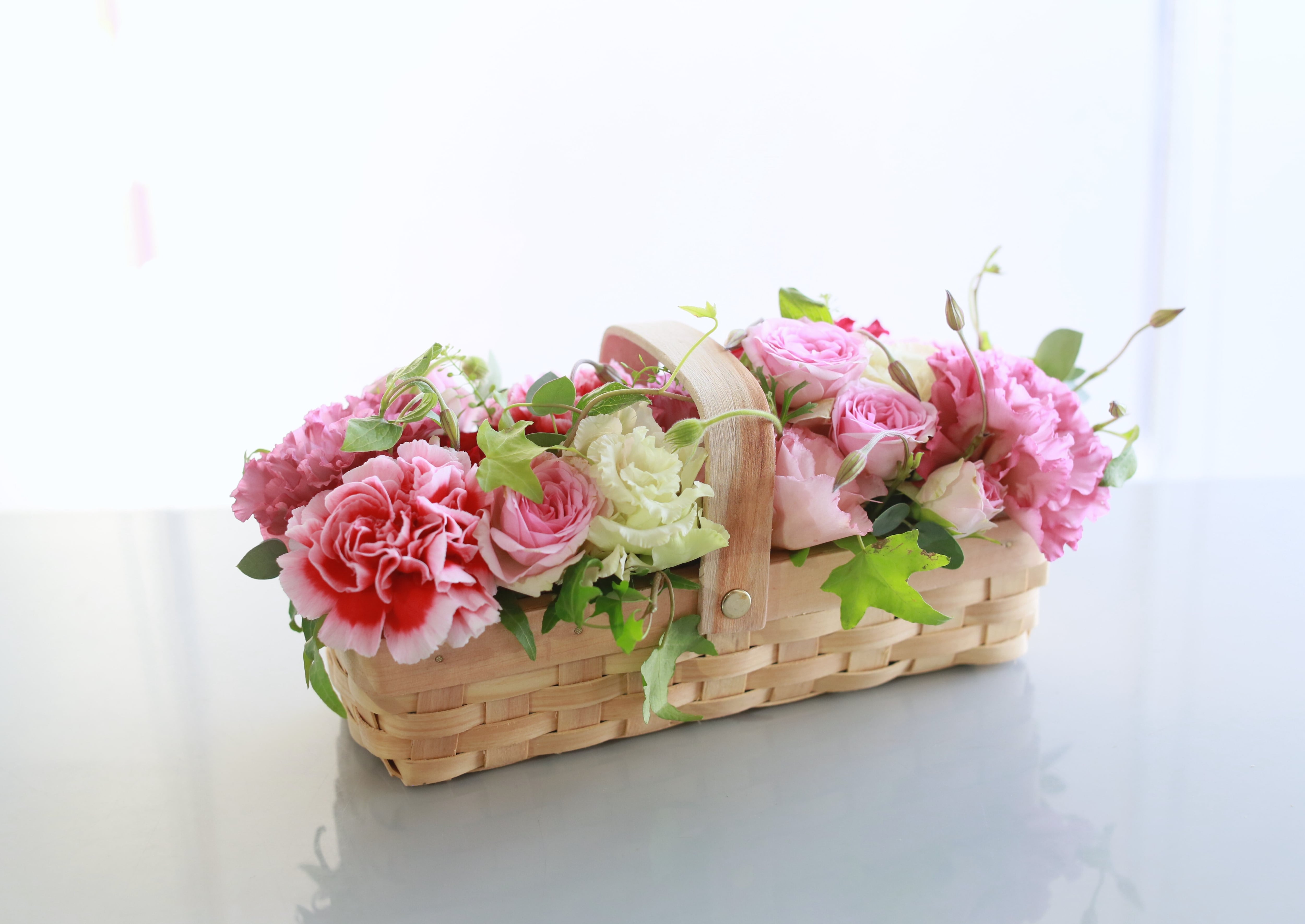 敬老の日におすすめ！ナチュラルバスケットフラワーアレンジメント  