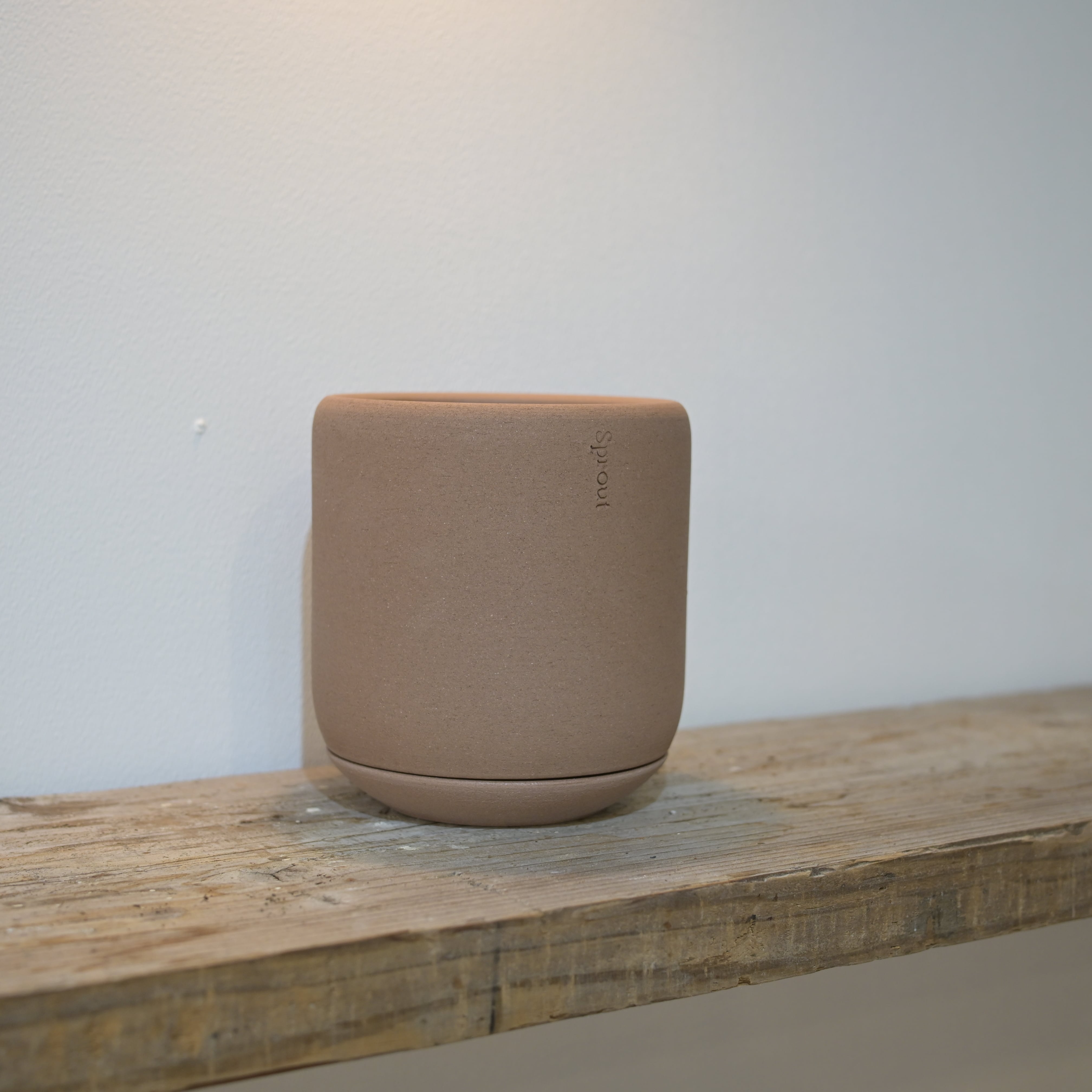 Sprout Signature A planter Mサイズ Cocoa | plants here Sprout Signature A planter Mサイズ Cocoa | plants here