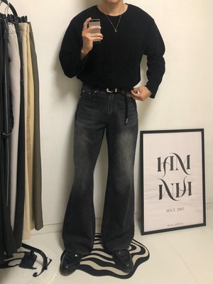 Relaxed Boots-cut Denim [Black]
