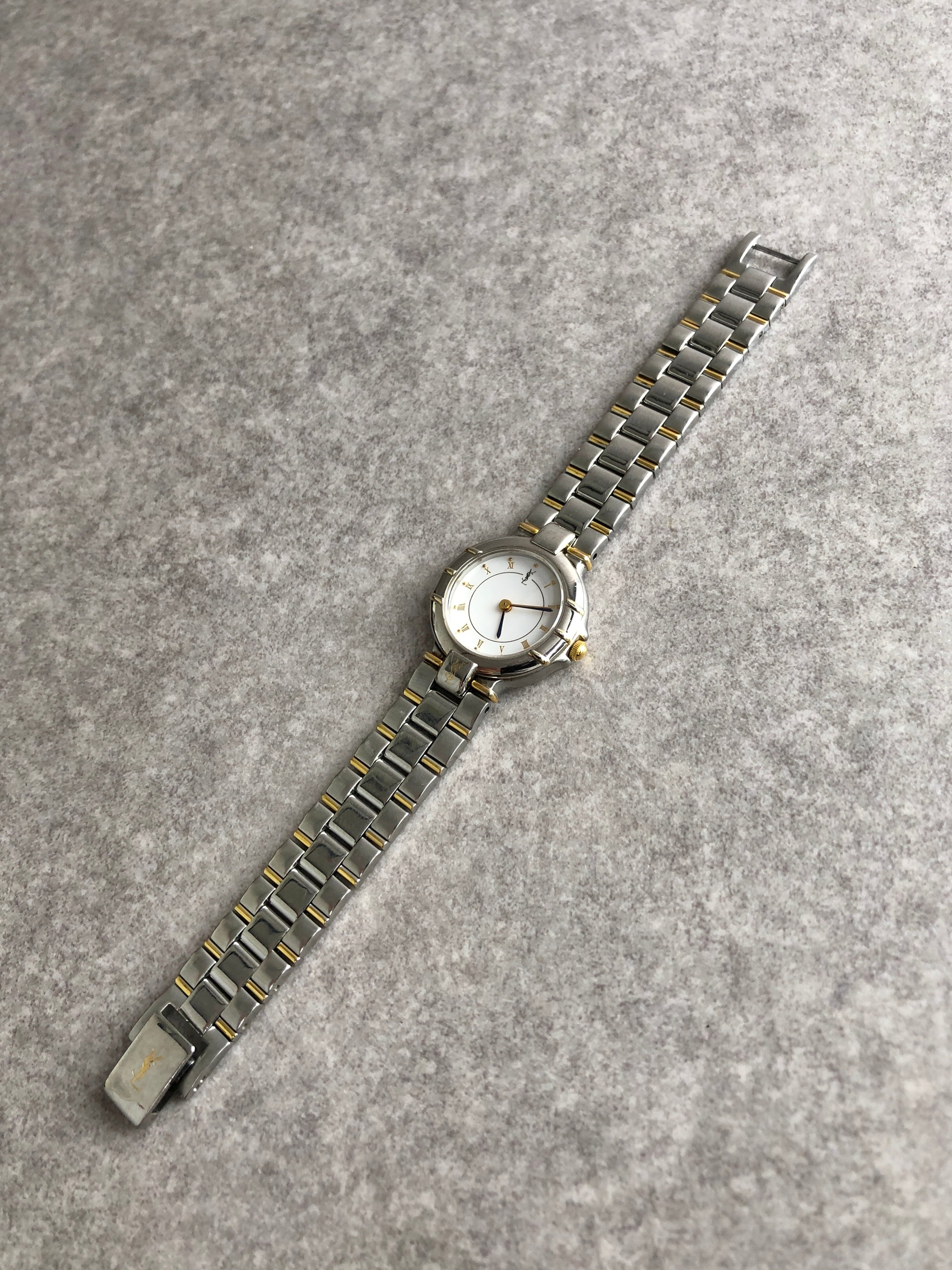 Yves Saint Laurent イヴ・サンローラン 腕時計 シルバー YSL 4630