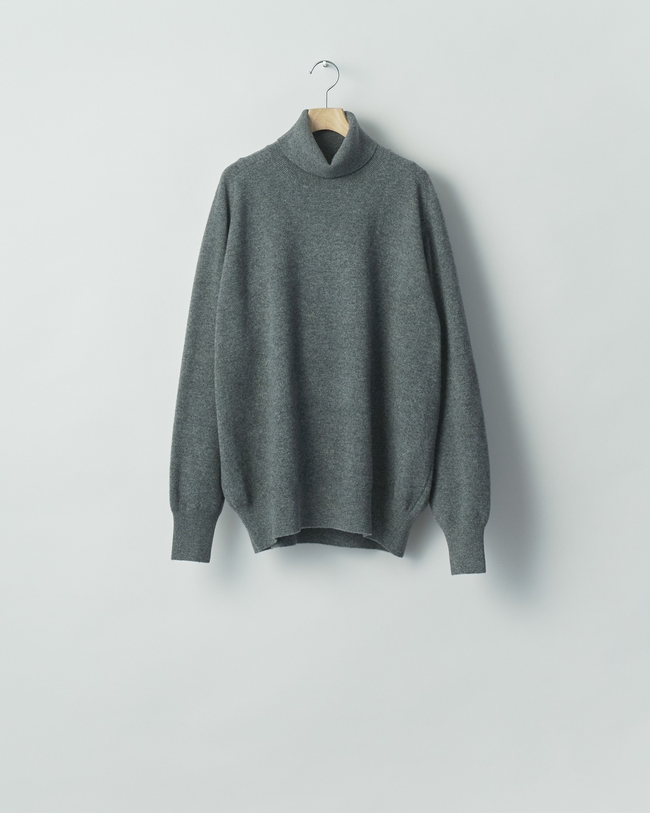 ssstein "EXTRA FINE WOOL KNIT TURTLE NECK LS〔GREY〕"