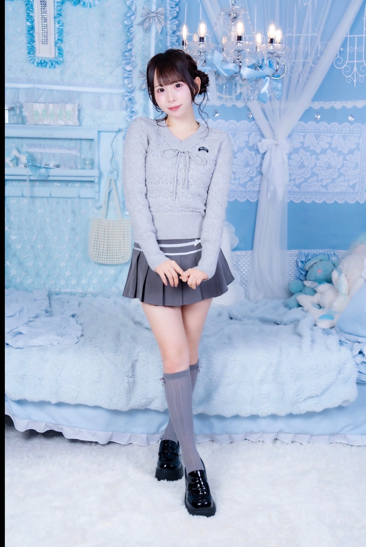Ribbon V-Neck Knit