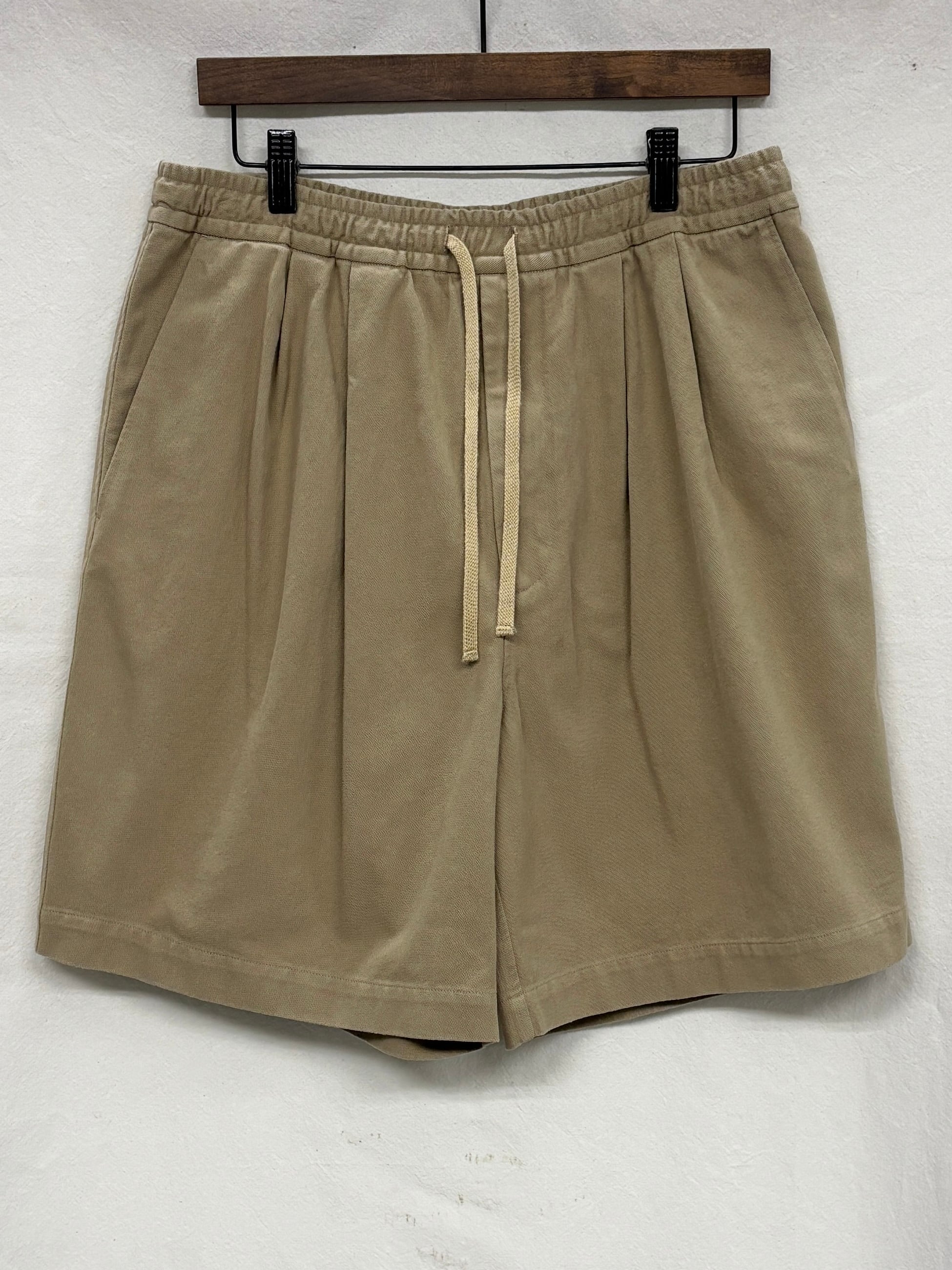 awasa / hard twist cotton twill wide easy shorts (KHAKI) | THE