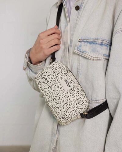 再入荷しました、人気のWOUF ミニショルダ