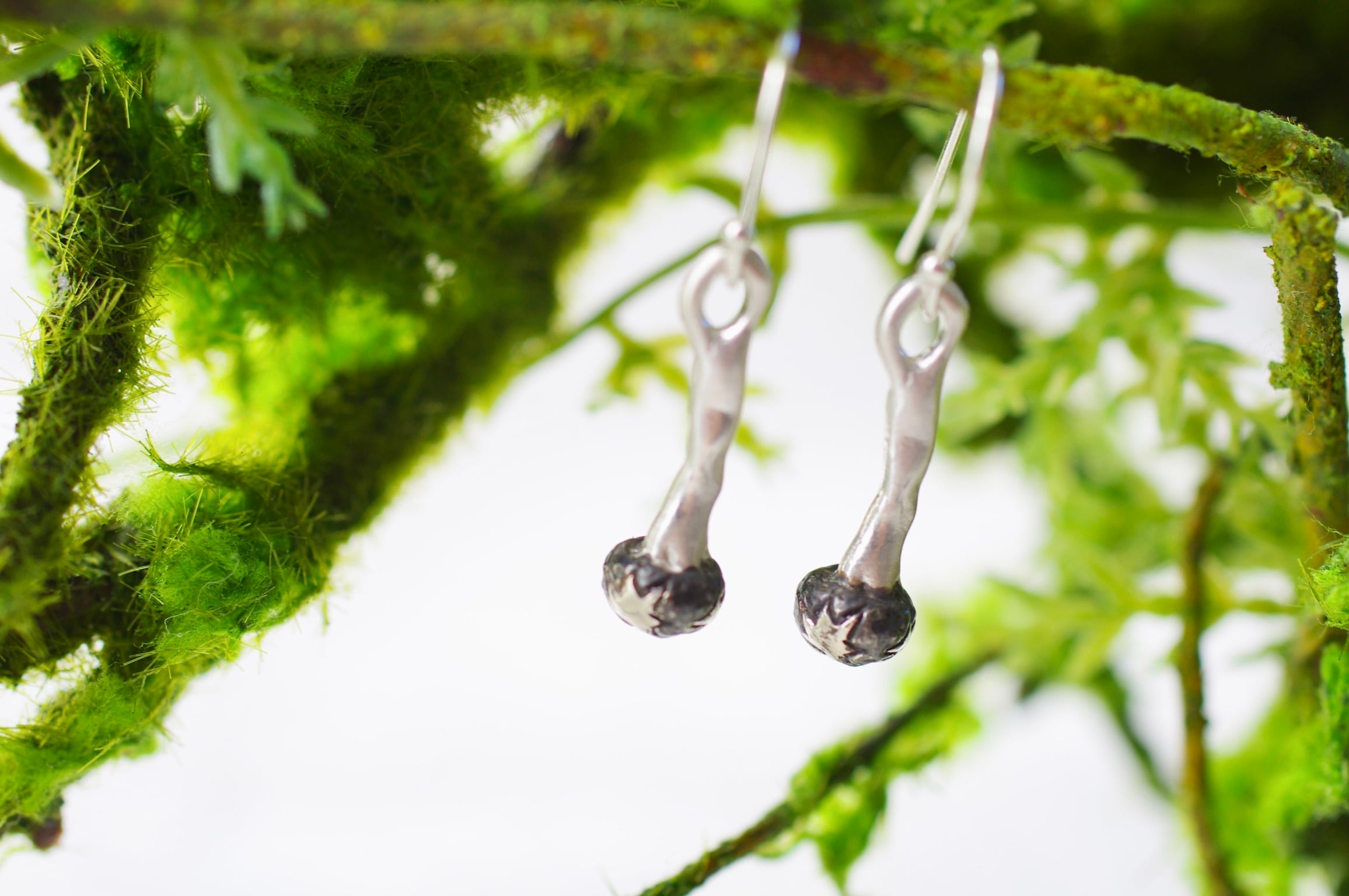 キララホコリピアス | sizleシズル--micro forest jewelry--