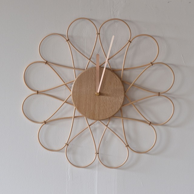 籐とならの大きな時計