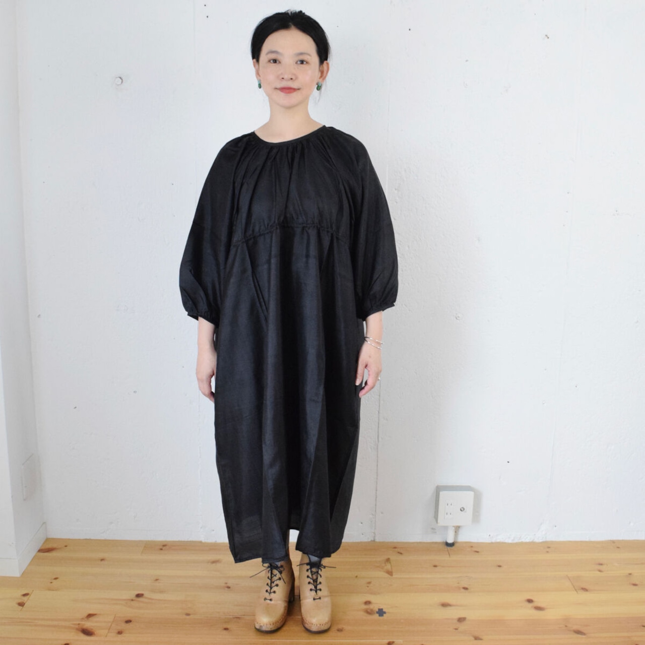 【定番】BUNON(ブノン) BACK BUTTON DRESS カディシルク バックボタンドレス