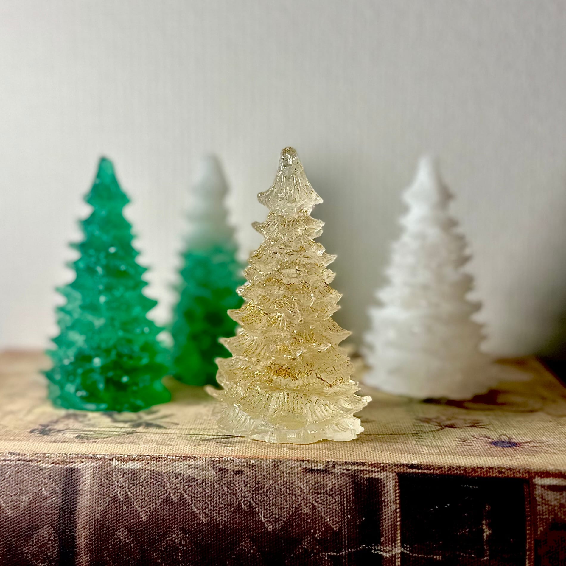 ミニクリスマスツリー》水晶【もみの木】ゴールドラメ 一点物