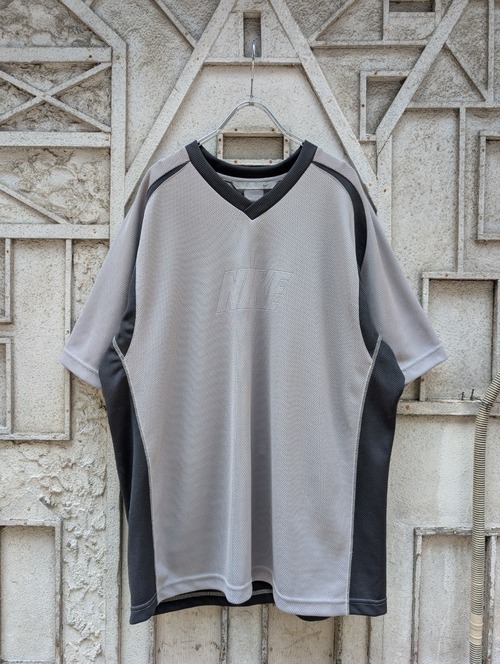 "NIKE" tech tee