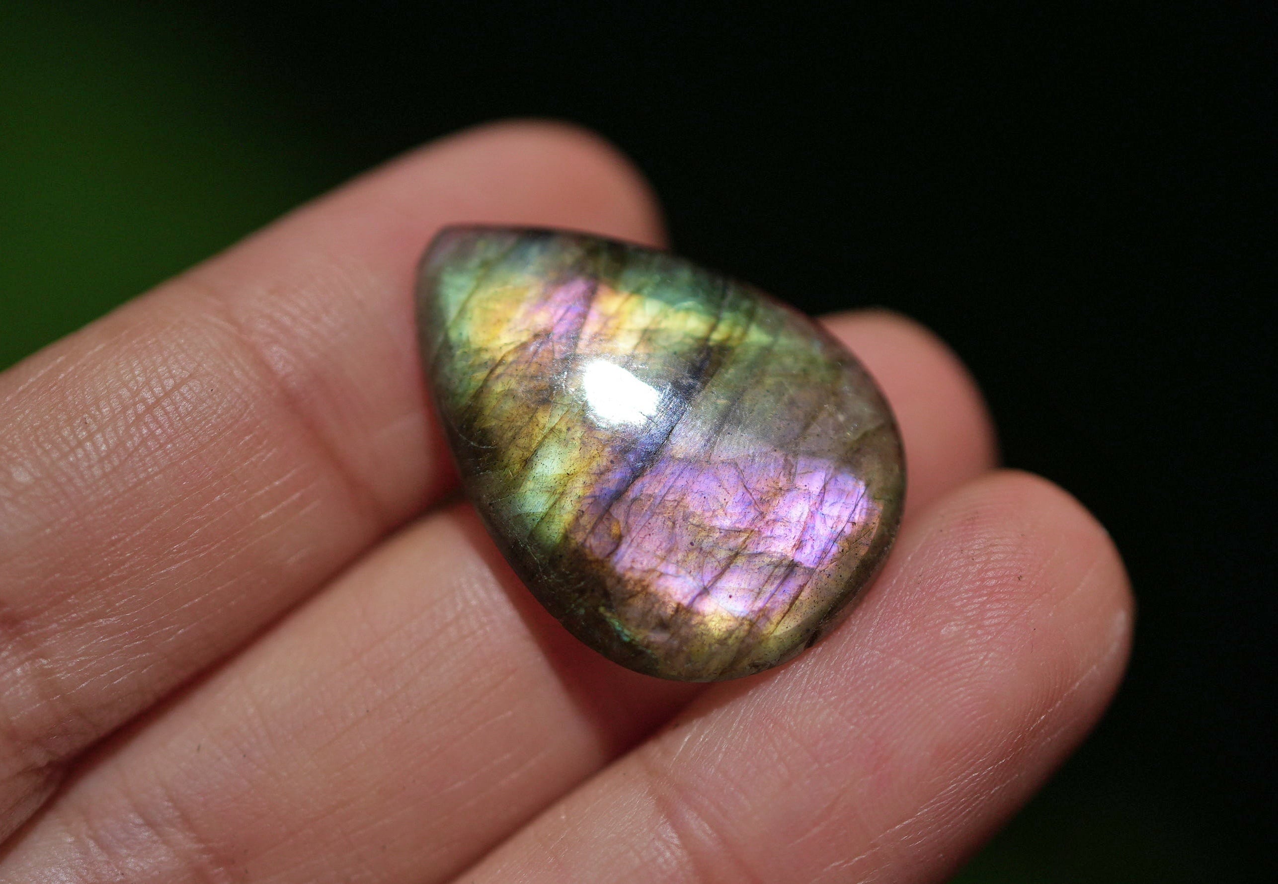 ☆パープルラブラドライト s1361 | Funky garuda Stone (ファンキー