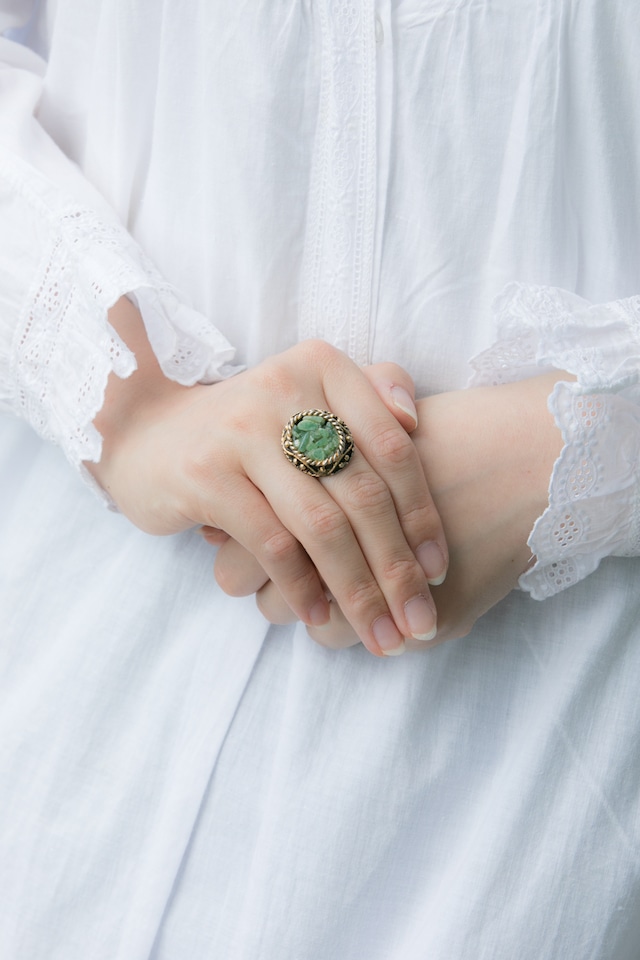 【Run Rabbit Run Vintage 】Green stone ring