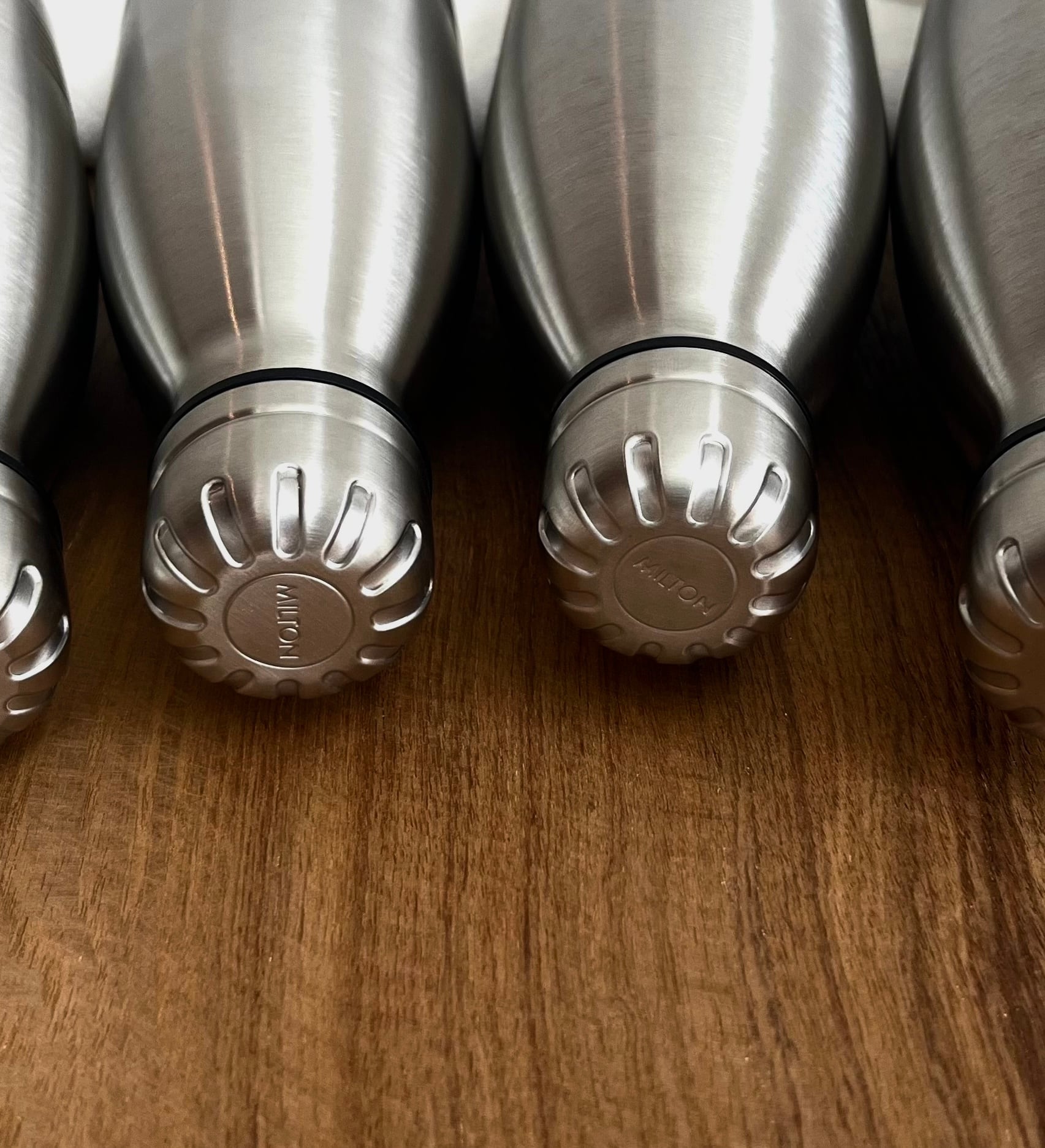 日本正規輸入品 保温12h. 保冷24h. “真空二層構造﻿の軽量水筒” 700ml