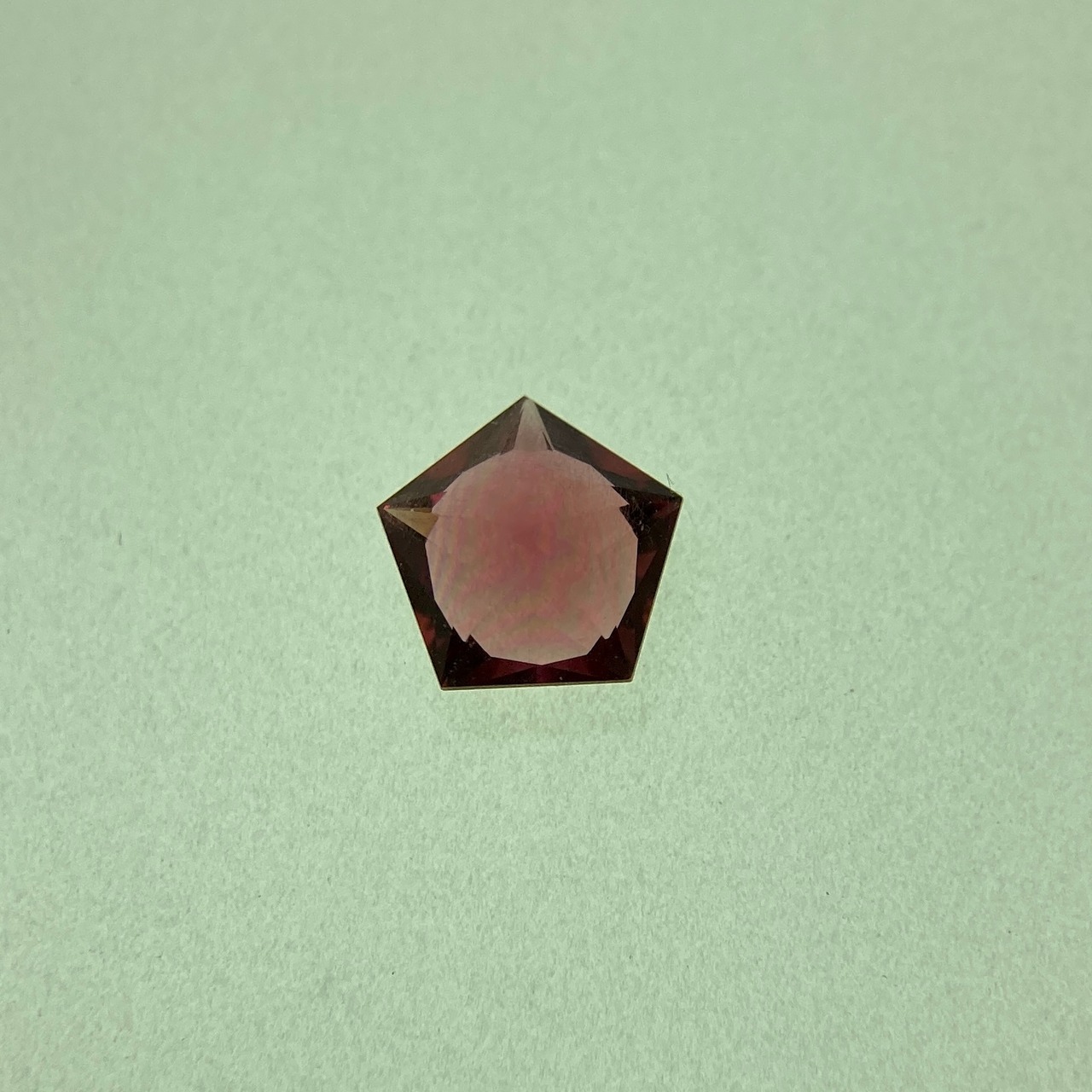 ロードライトガーネット 0.606ct 赤紫色 簡易ソーティング付き r-0385