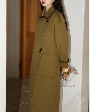 horn buckle retro coat | LE JARDIN BLANC