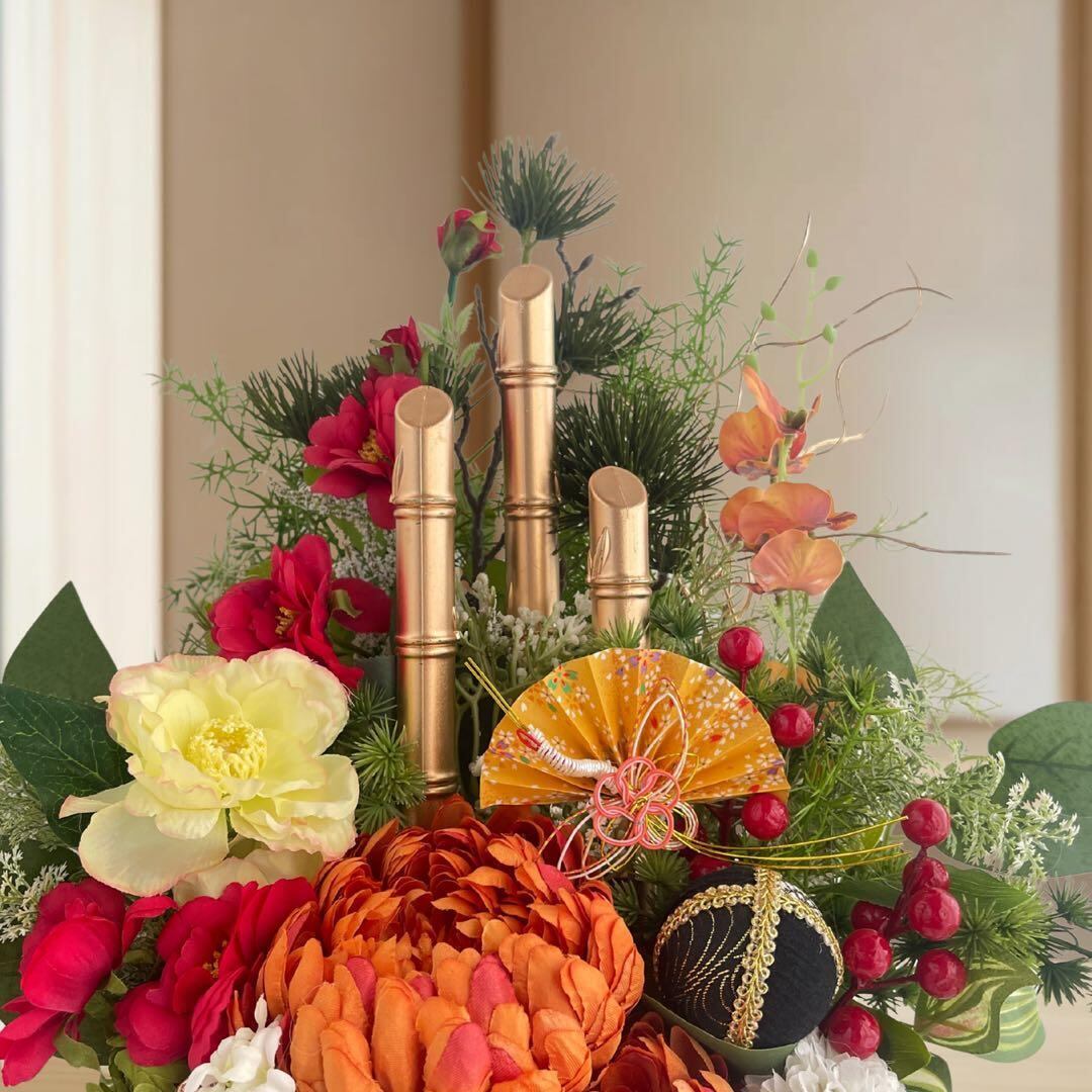 ⑰ 和モダン門松 M｜可憐な花々と竹が奏でる、モカアンドマルシェの