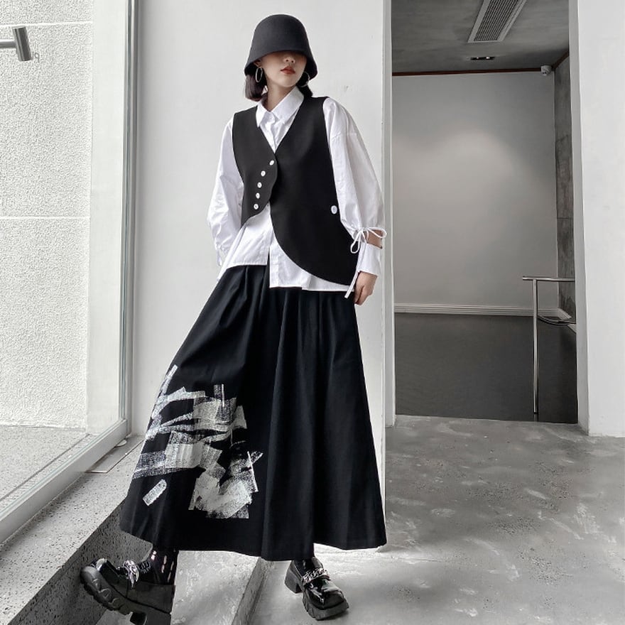 ベスト 大人モード服 アシンメトリー 異形デザイン クール 大人きれい