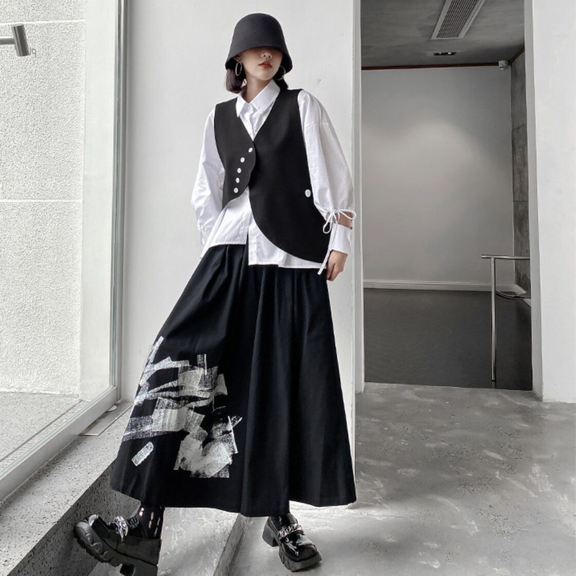 ベスト 大人モード服 アシンメトリー 異形デザイン クール 大人きれい 