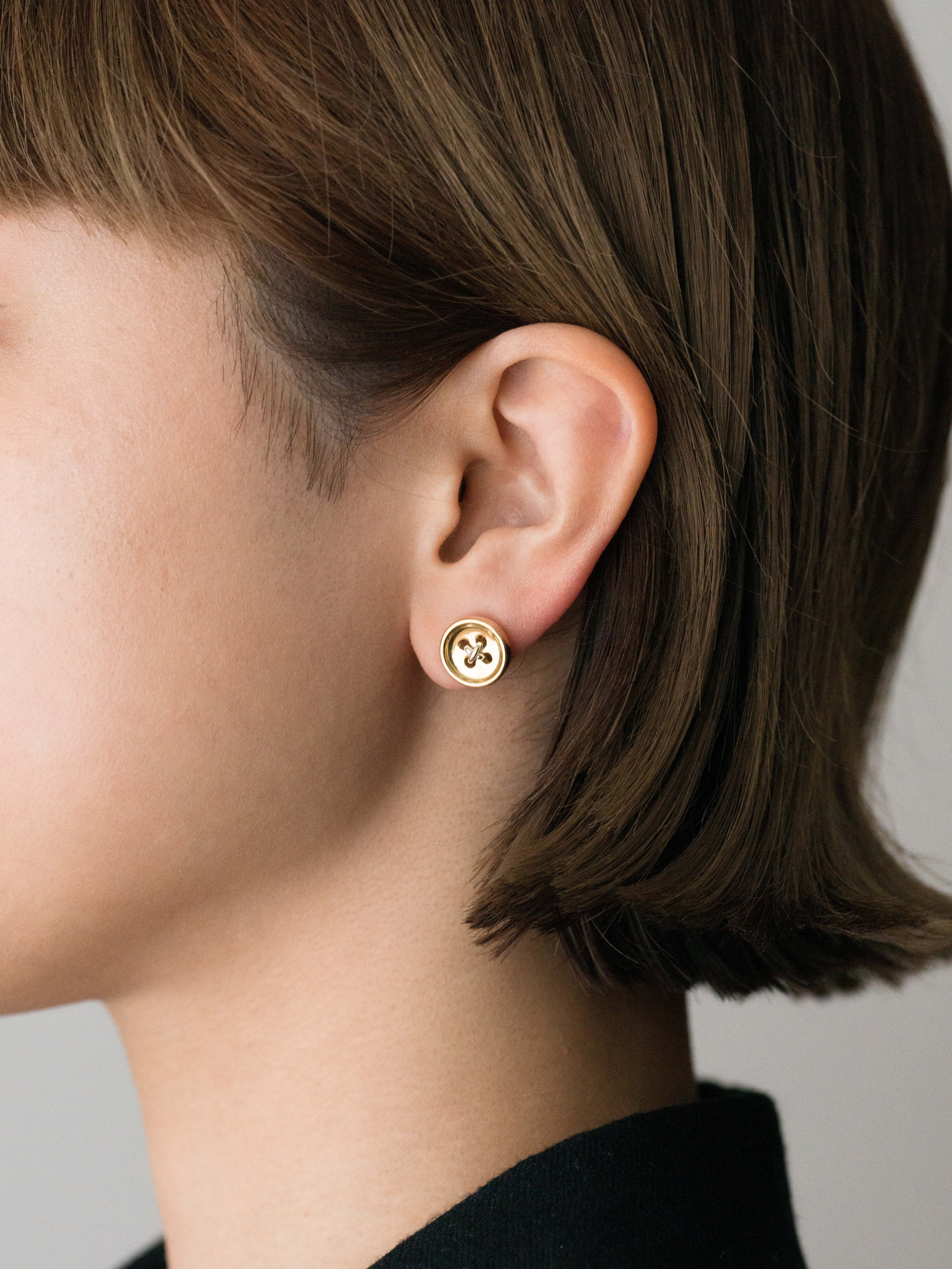 fabulous sounds ボタン　ピアス button