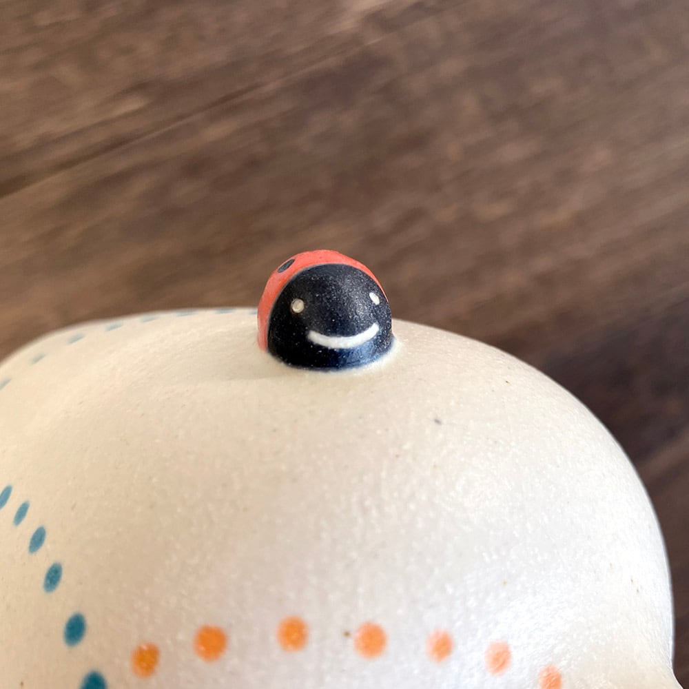 てんとう虫一輪挿し（大・模様あり）╴クルクル青 | どいなつこ ONLINE