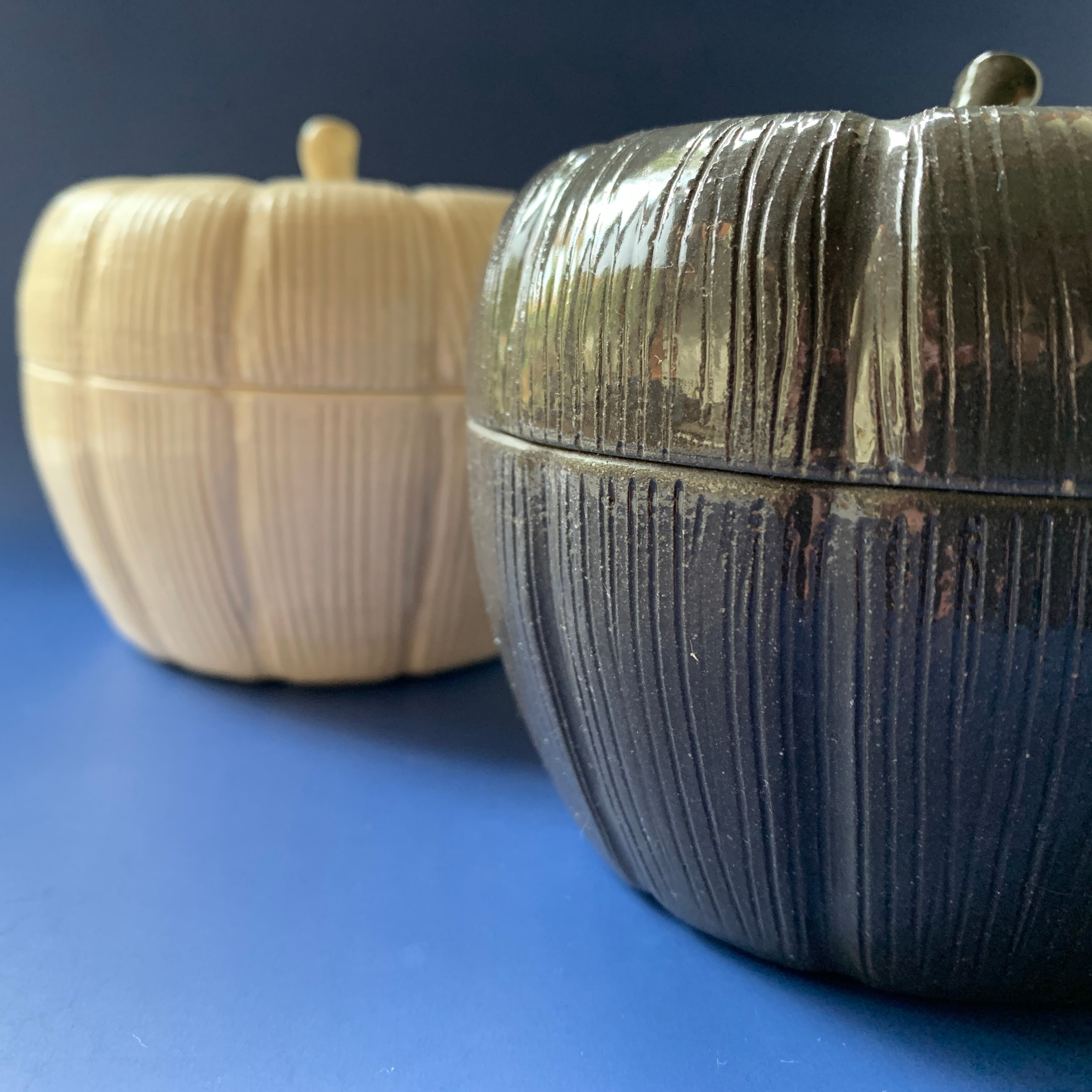 HP516 時代物 陶器製 南瓜形蓋物・カボチャ型菓子器・南瓜形盖盒・南瓜形菓子器・かぼちゃ形蓋物