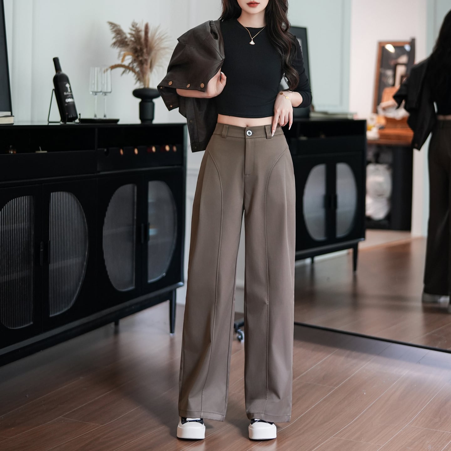 150cm〜 こっくりブラウンのドレープスーツパンツ