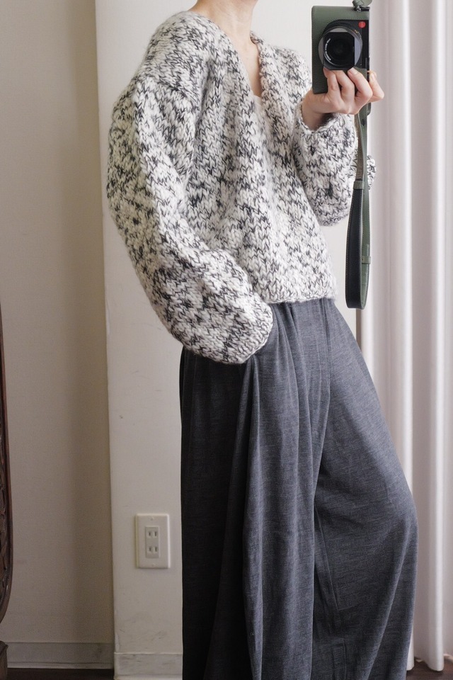 hand v neck knit mix
