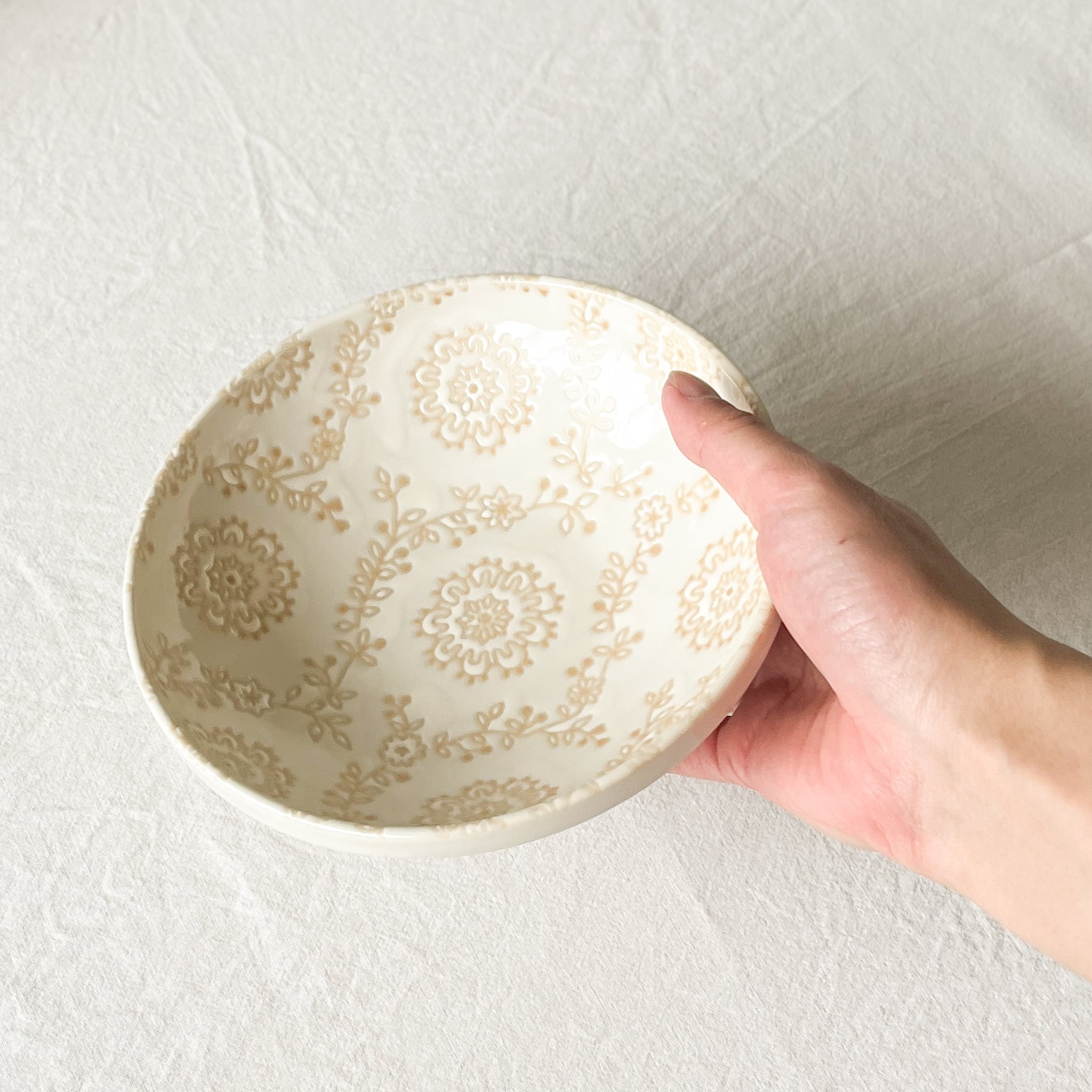 ロイヤルレース 中鉢【15.5cm】 | Kamani | 多治見で営む 美濃焼器の