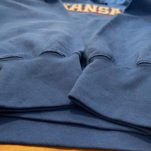 【MVSPORT】カレッジ カンザス大学 KANSAS JAYHAWKS バスケットボール ロゴ プリント スウェット パーカー XL ビッグサイズ US古着