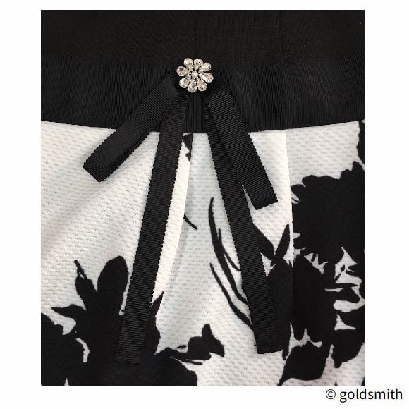 ◆スーパービューティー 42 ワンピース 白×黒 花形レース 新品19,800円 30%OFFセール】スーパービューティー ワンピース モノトーン 花柄