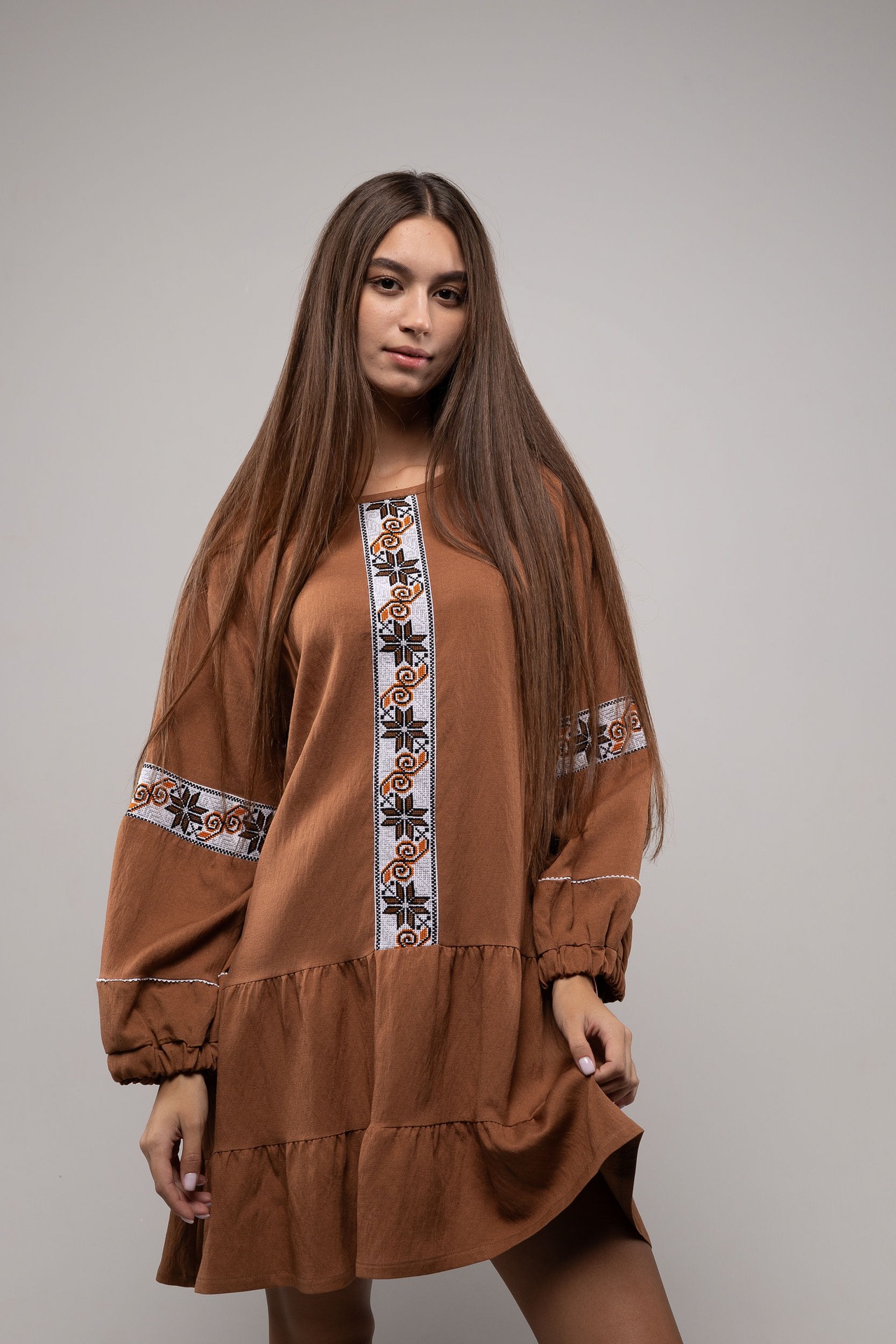 ウクライナ刺繍ヴィシヴァンカ クロスステッチ　手刺繍　チュニック　麻　レディース・フリーサイズ - 12